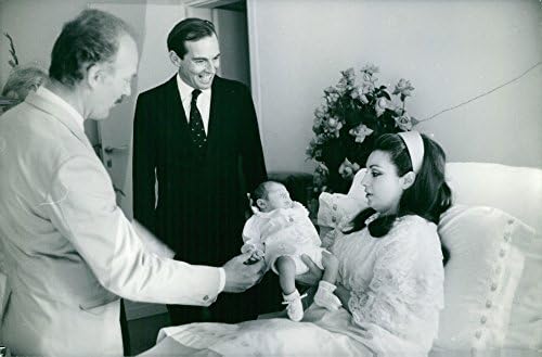 Vintage fotó 1968christaan barnard a felesége, Aletta Gertruida Louw új, illetve született gyermek a kórházi ágyon.