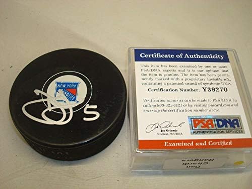 Dan Girardi Aláírt New York Rangers Jégkorong Dedikált PSA/DNS-COA-1A - Dedikált NHL Korong